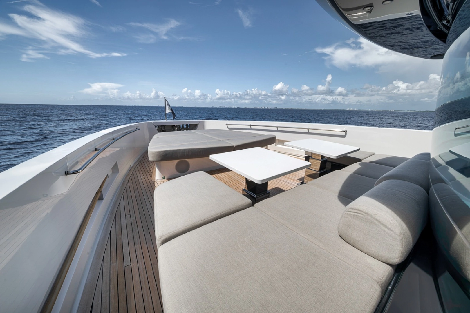 Sanlorenzo SP92 Yacht For Sale