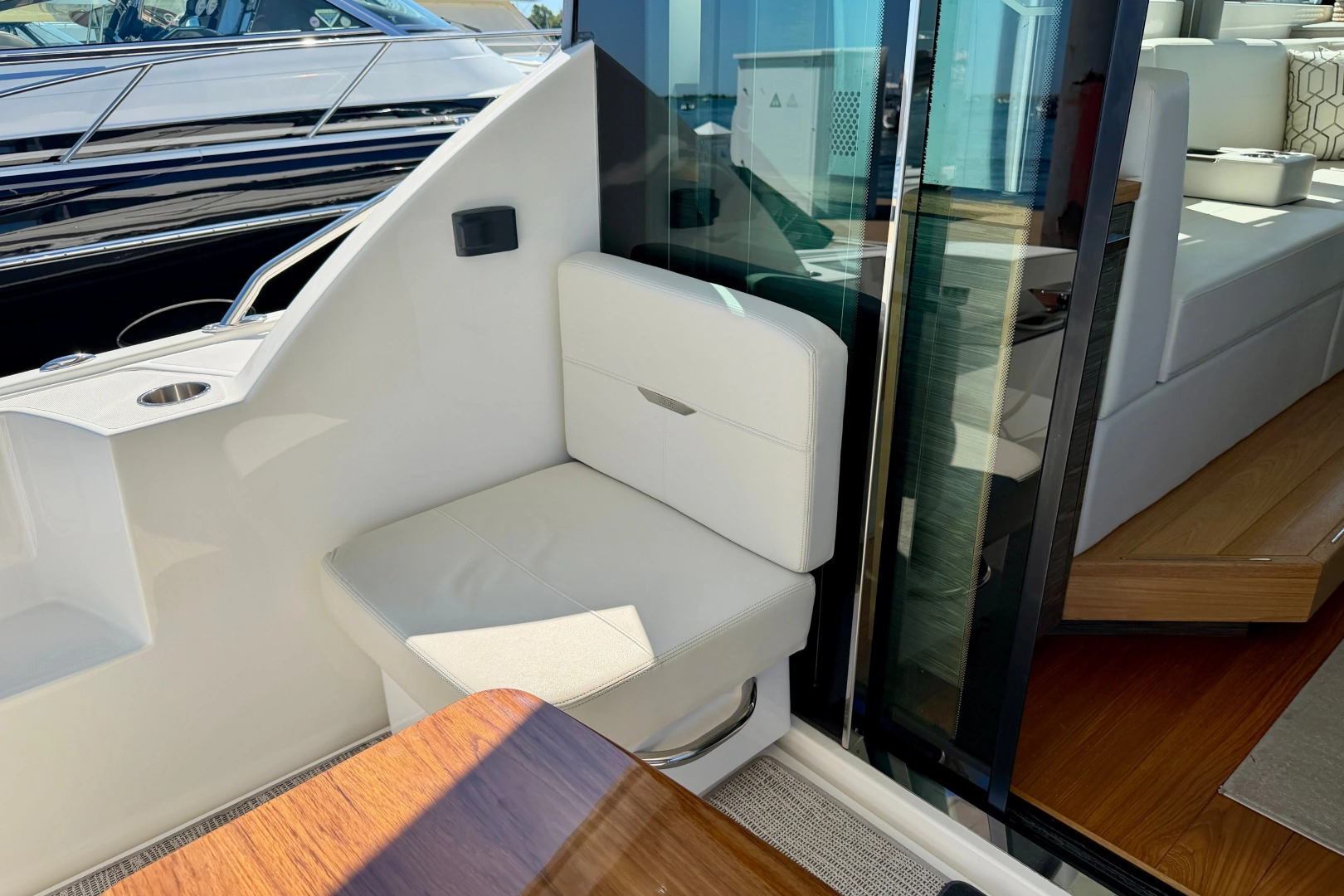 Tiara Yachts C39 Coupe Yacht For Sale