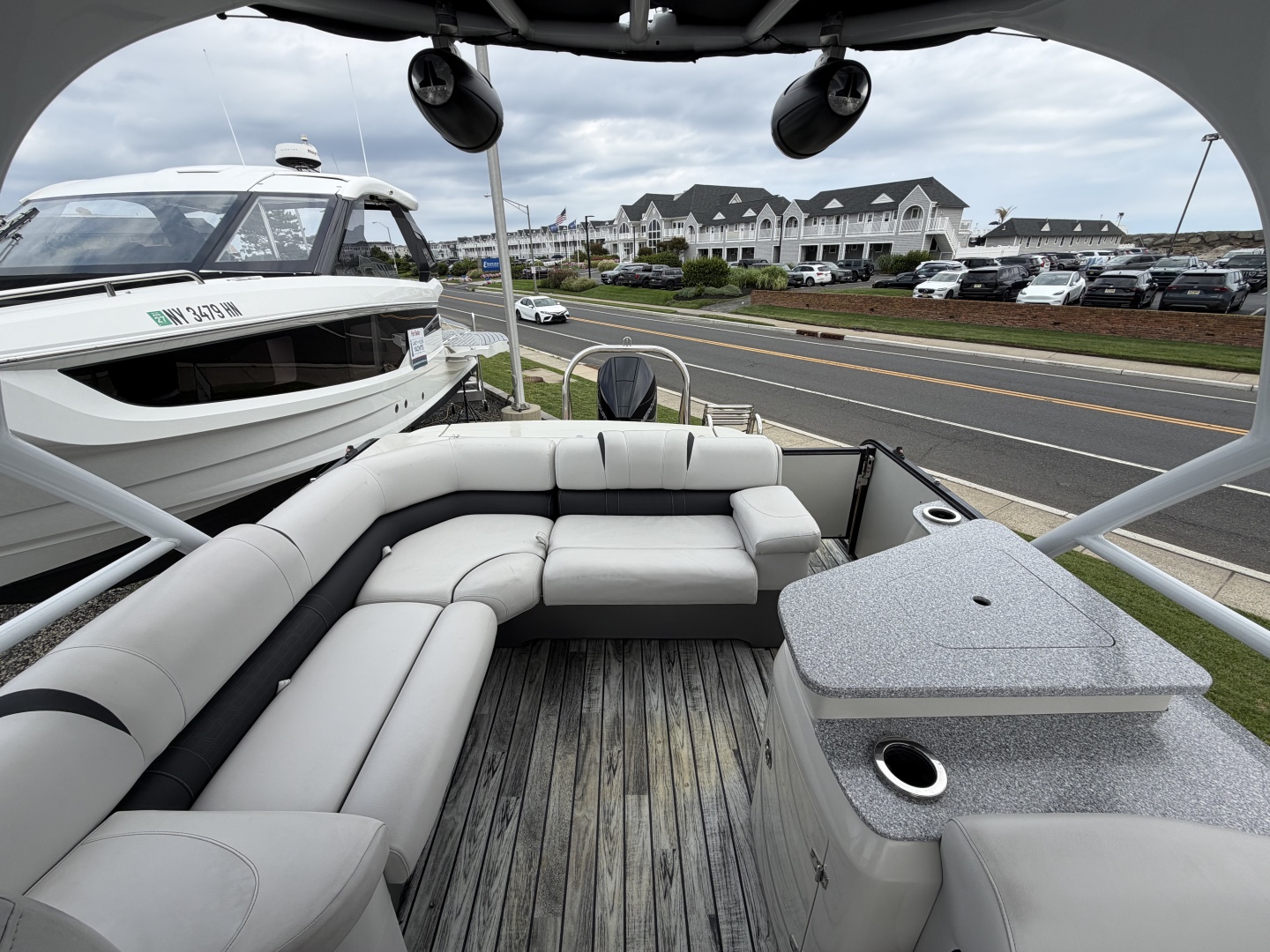 2019 Avalon Catalina Elite - 27'