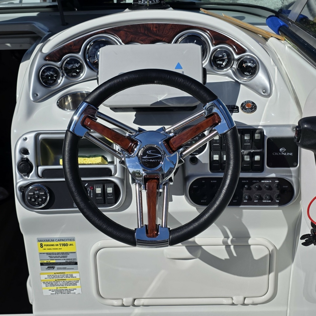 2014 Crownline 