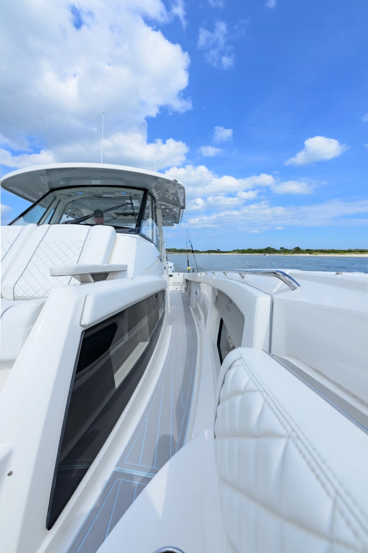 Pursuit S 378 Sport Yacht For Sale