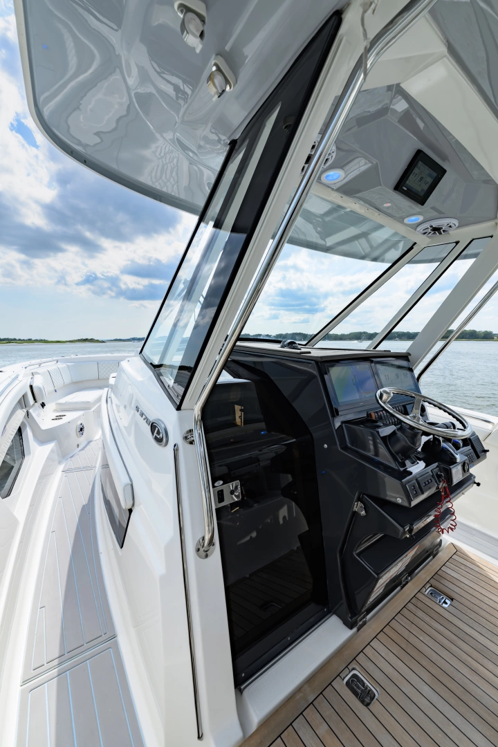 Pursuit S 378 Sport Yacht For Sale