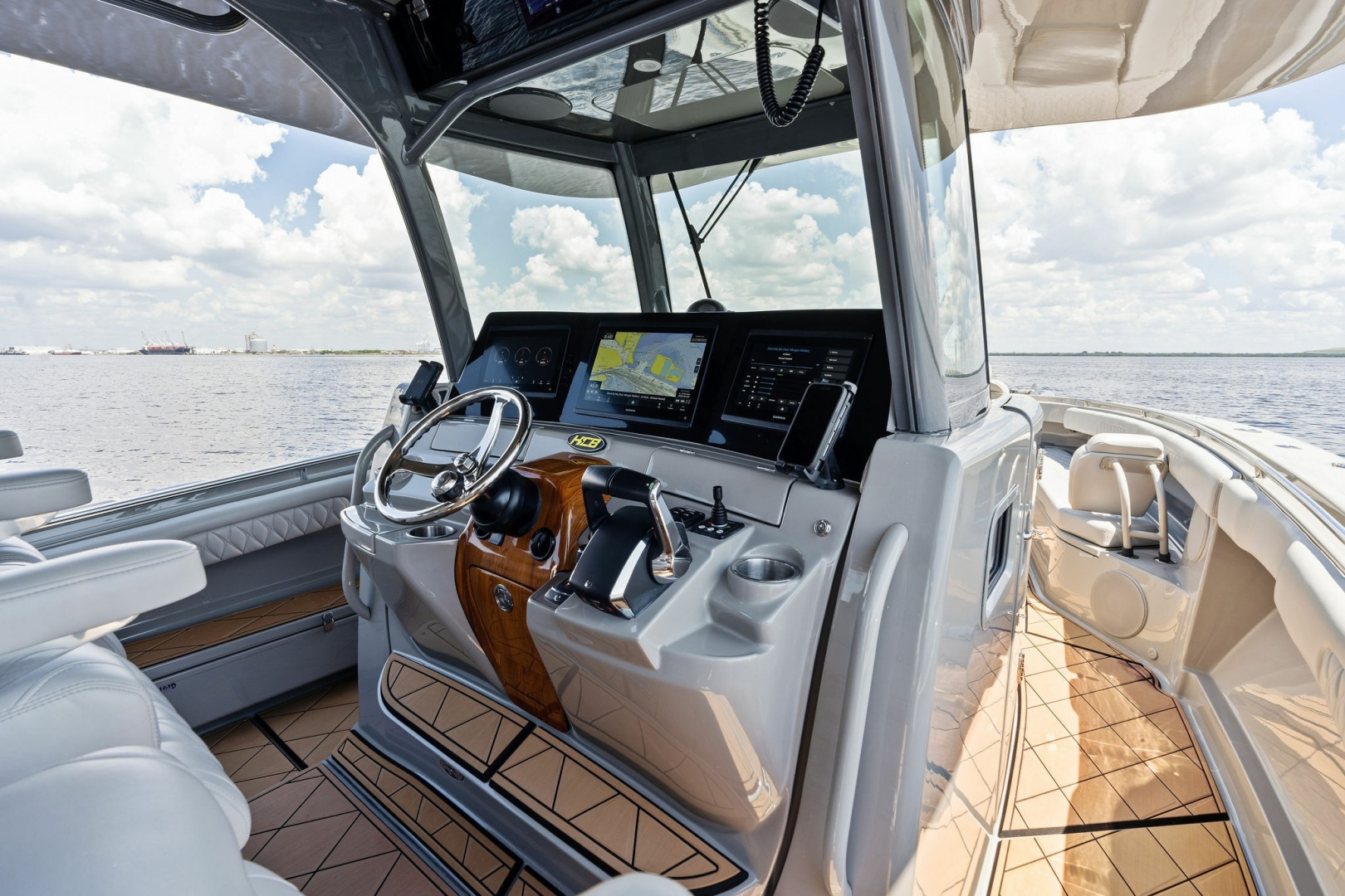 2023 HCB 42 Lujo