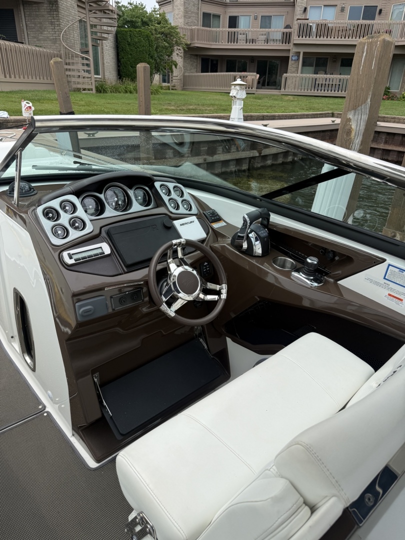 2016 Monterey 328SS