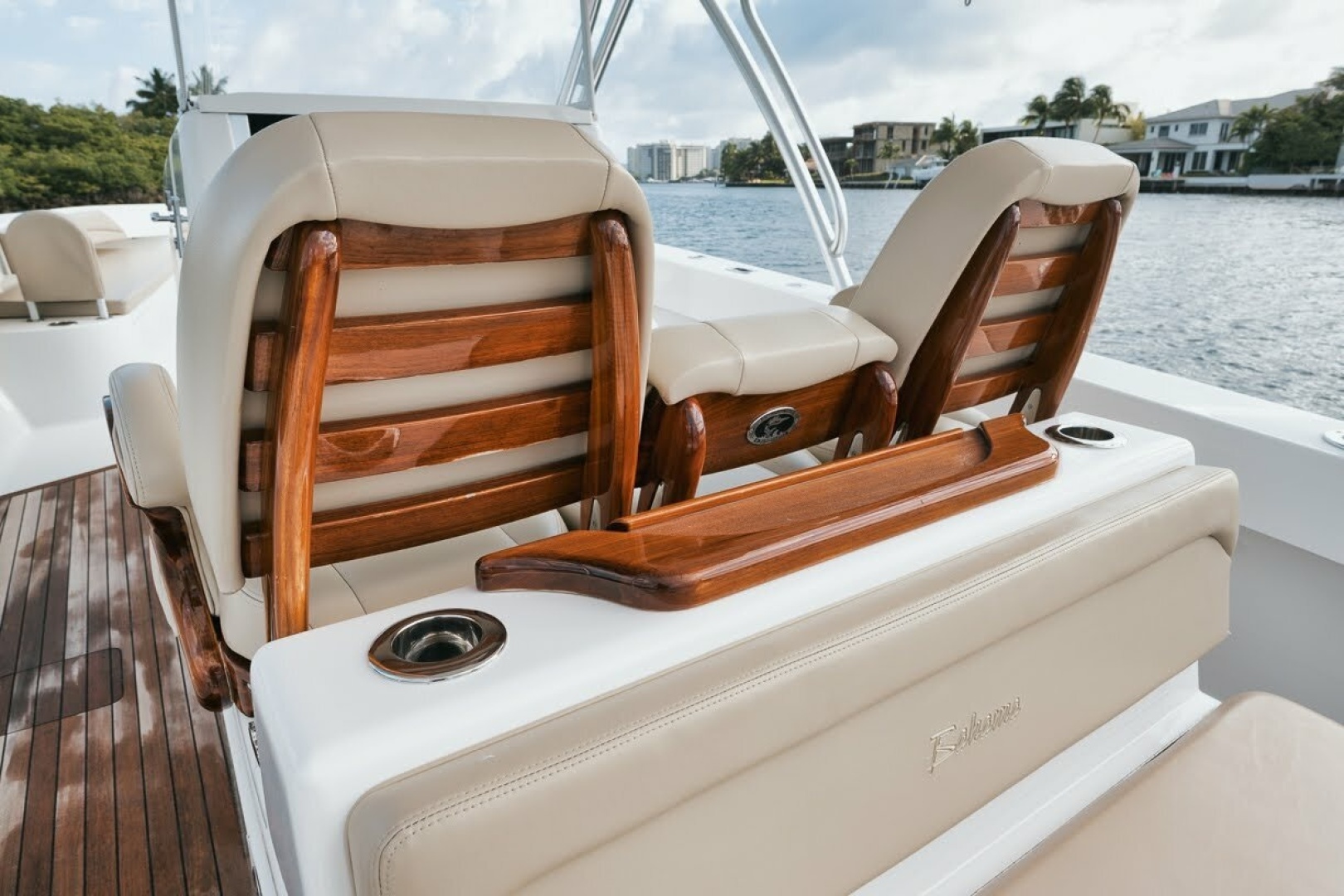 2017 Bahama 37