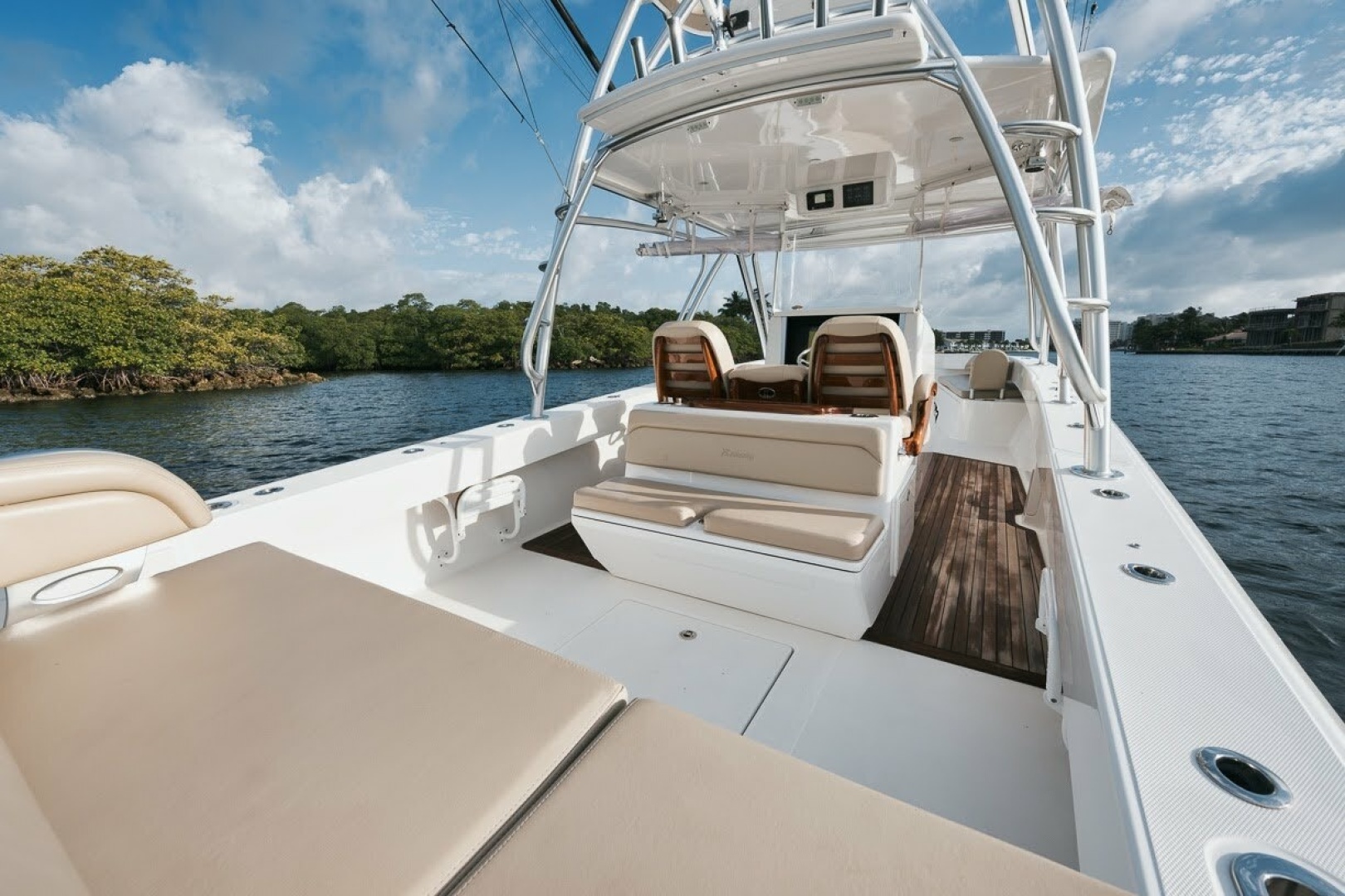 2017 Bahama 37