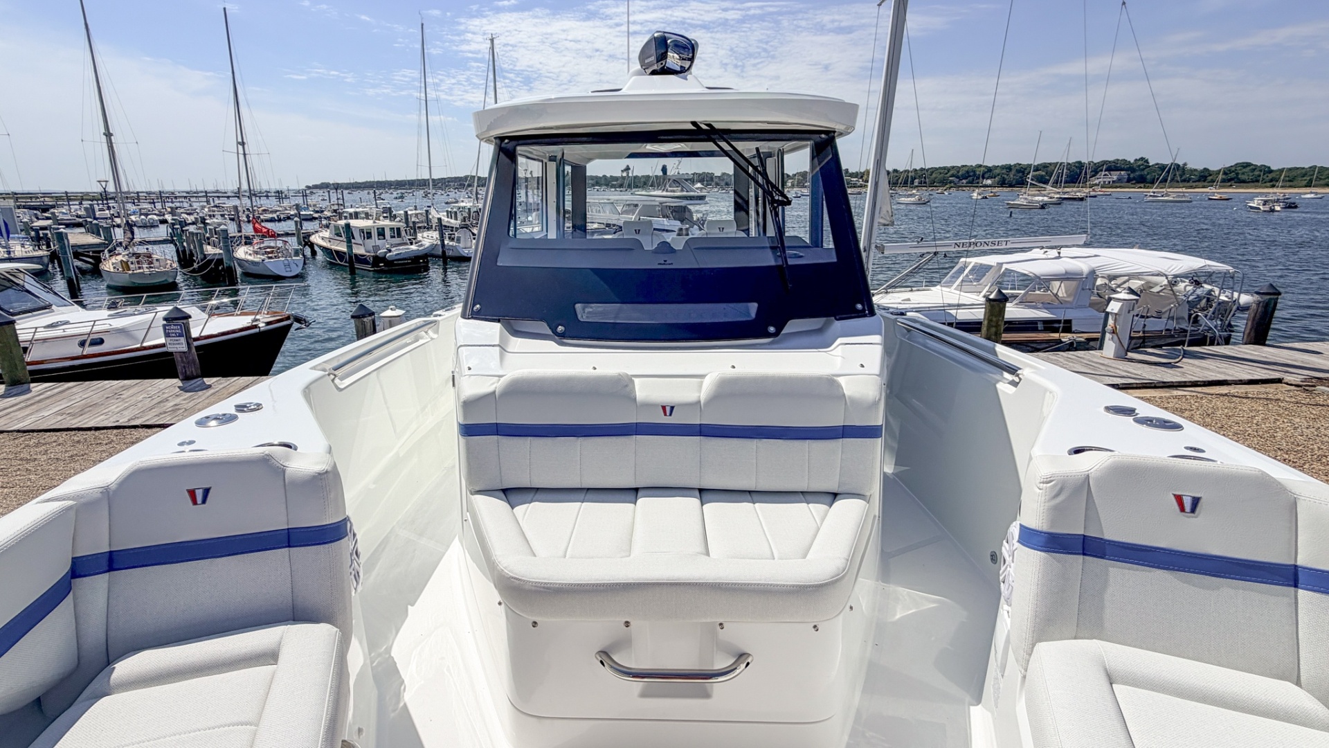 2027 Wellcraft 28 Explorer