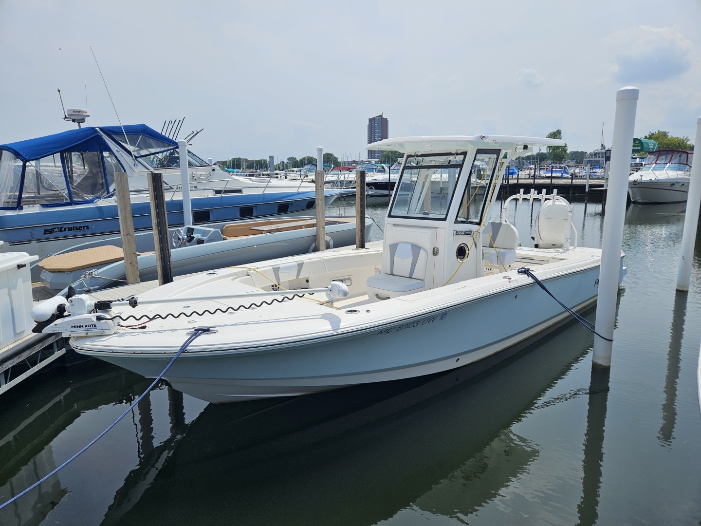 2023 Robalo 266 Cayman