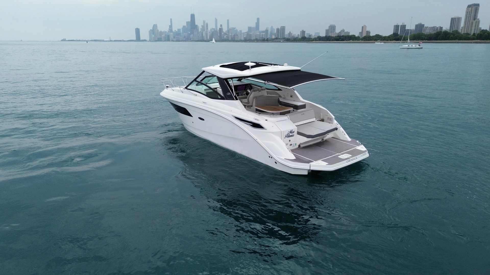 Sea Ray Sundancer 320 Yacht For Sale