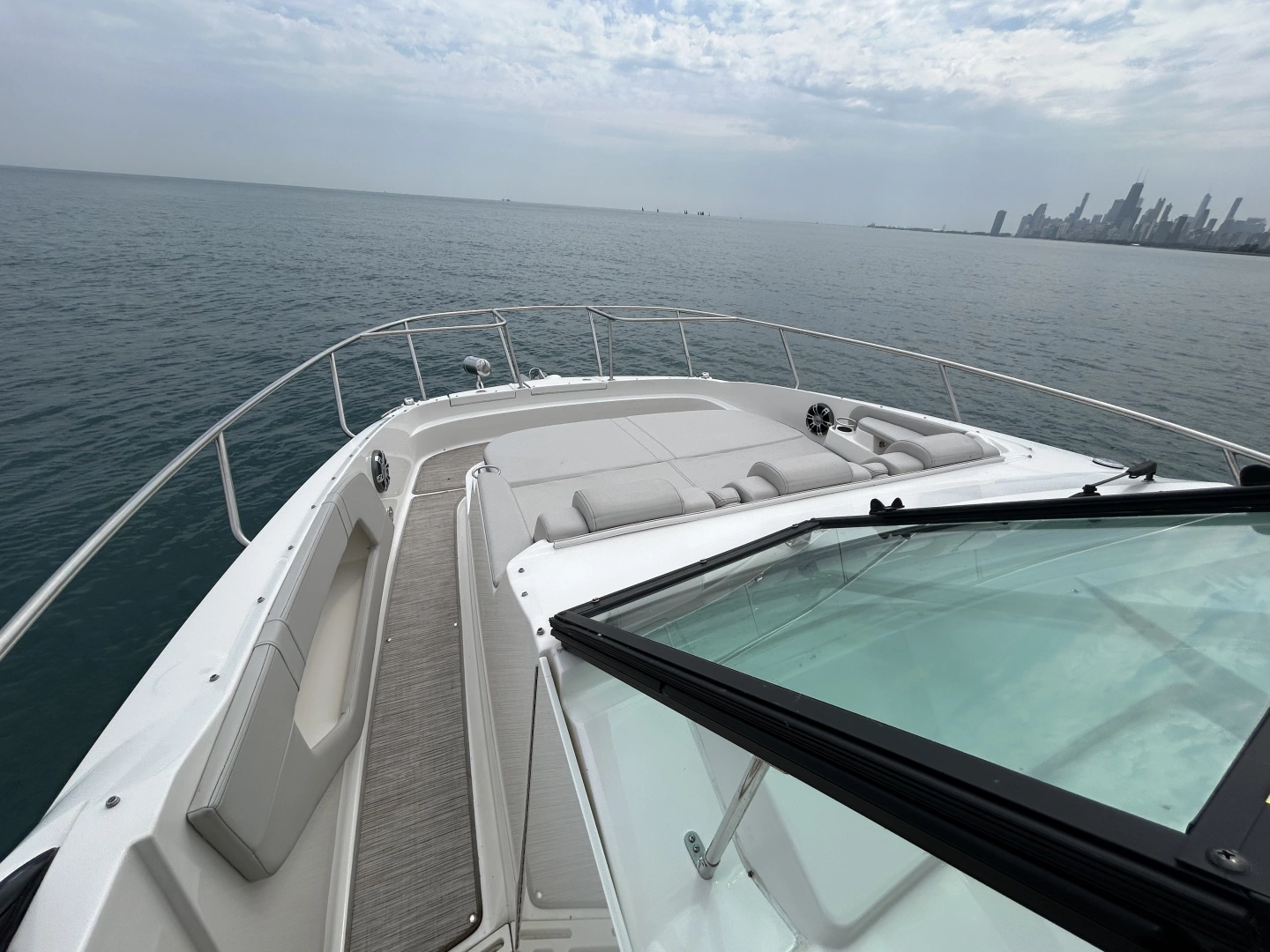 Sea Ray Sundancer 320 Yacht For Sale