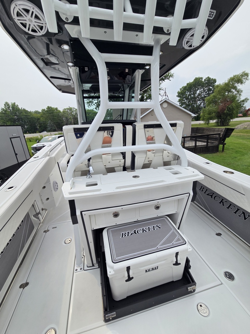 2023 Blackfin 272 CC