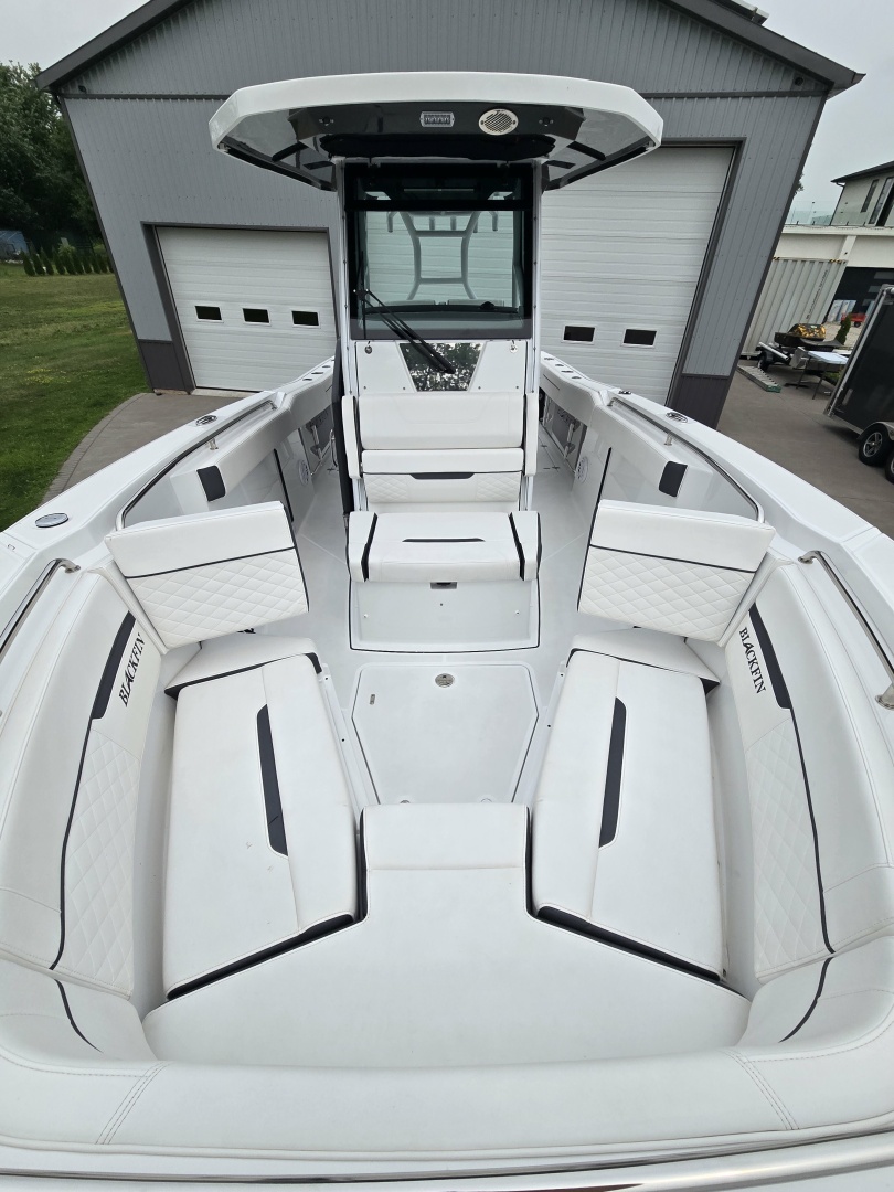 2023 Blackfin 272 CC