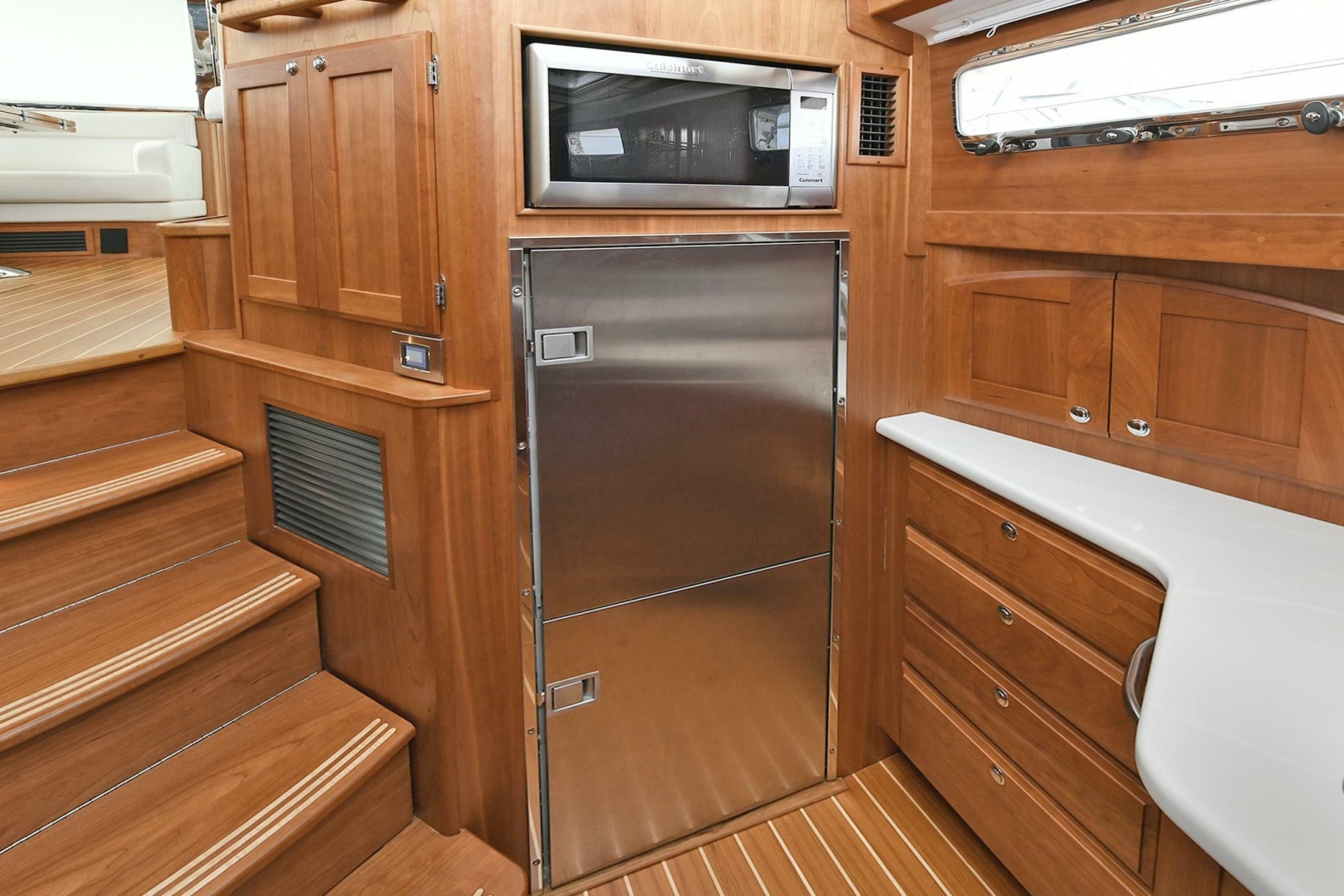 2021 Sabre 48 Salon Express