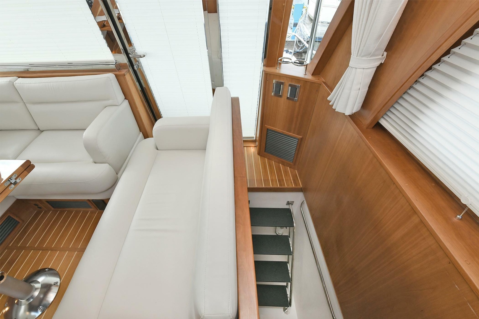 2021 Sabre 48 Salon Express