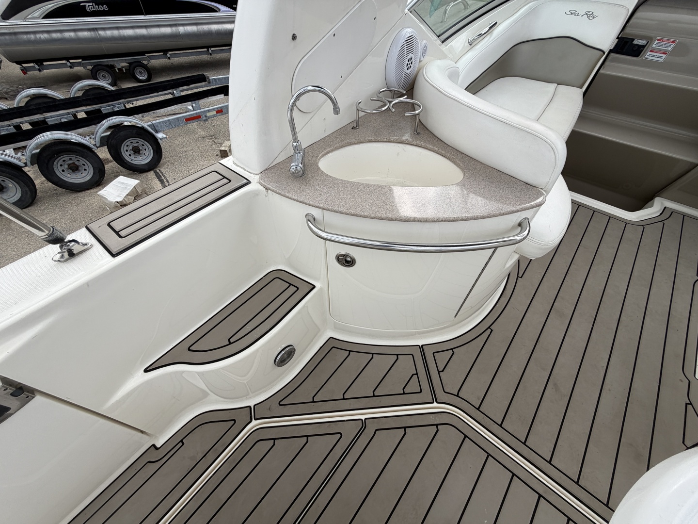 26ft Sea Ray Yacht For Sale