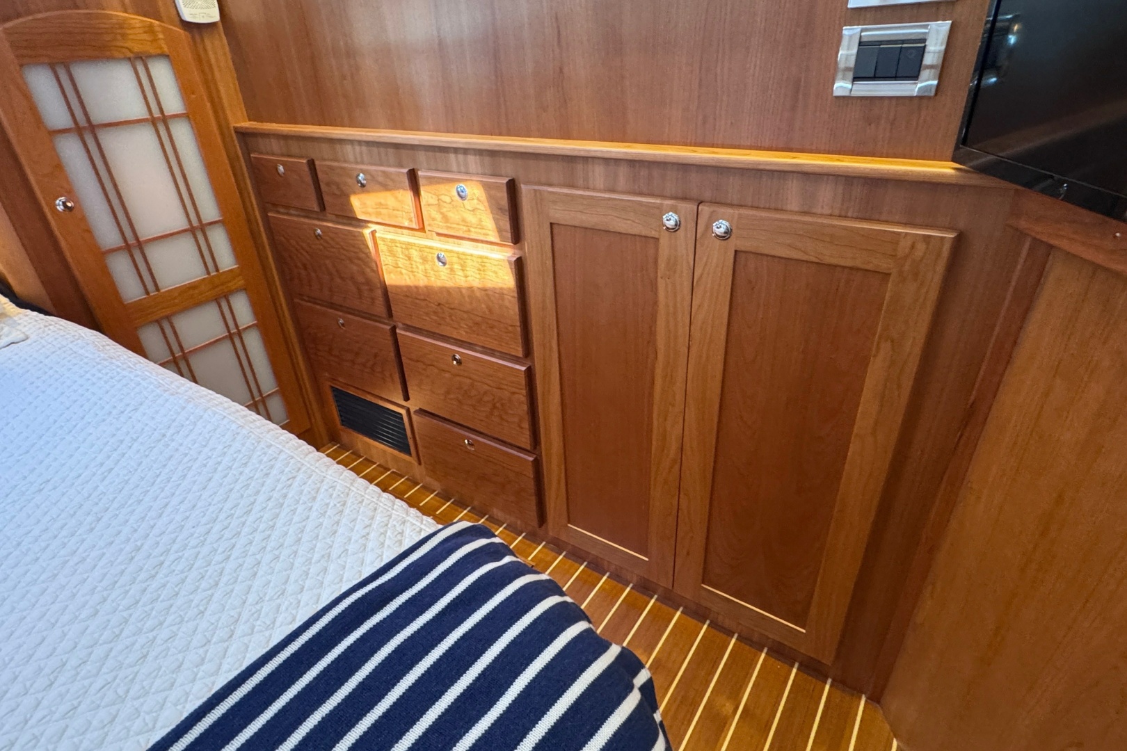 2024 Sabre 48 Salon Express