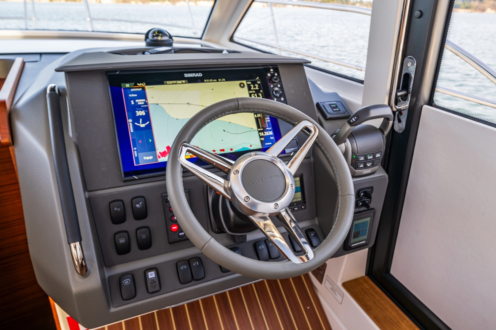 Nimbus 305 Coupe Yacht For Sale