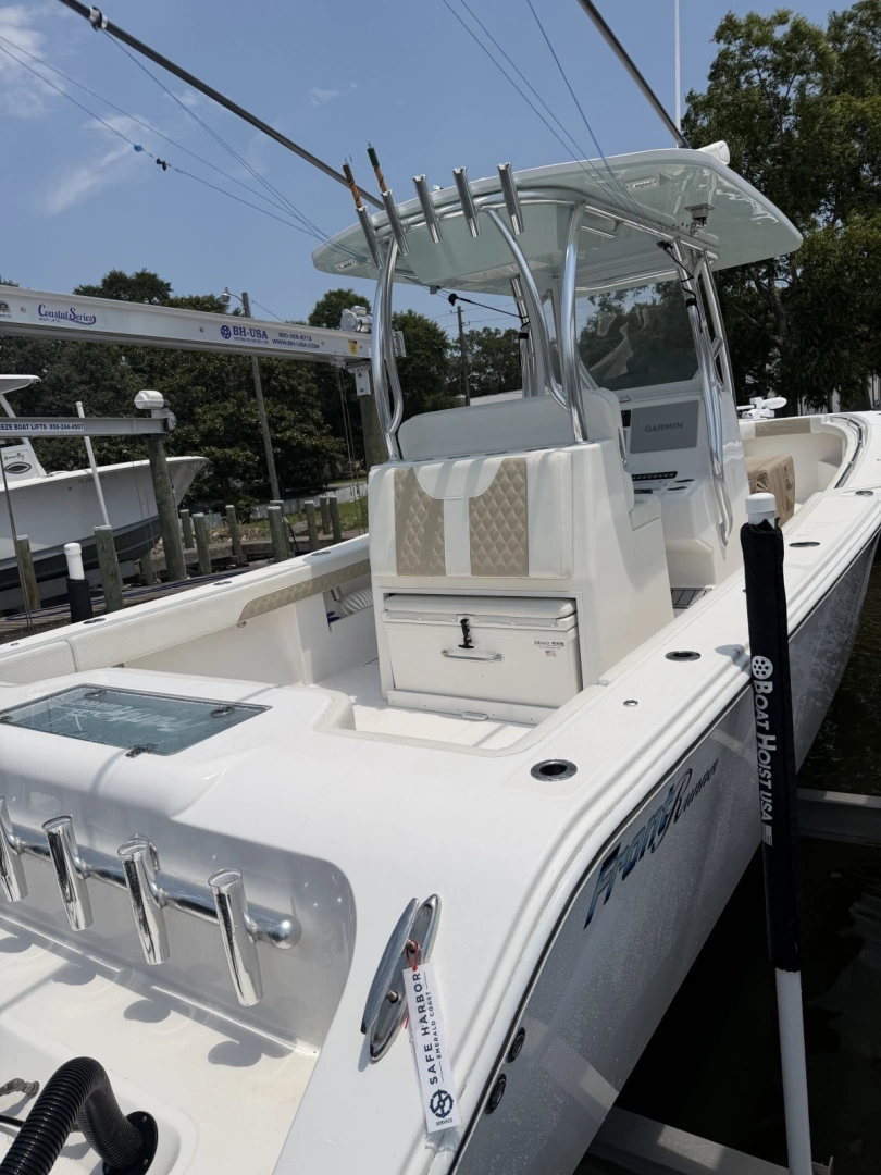 Front Runner 33 Yacht For Sale
