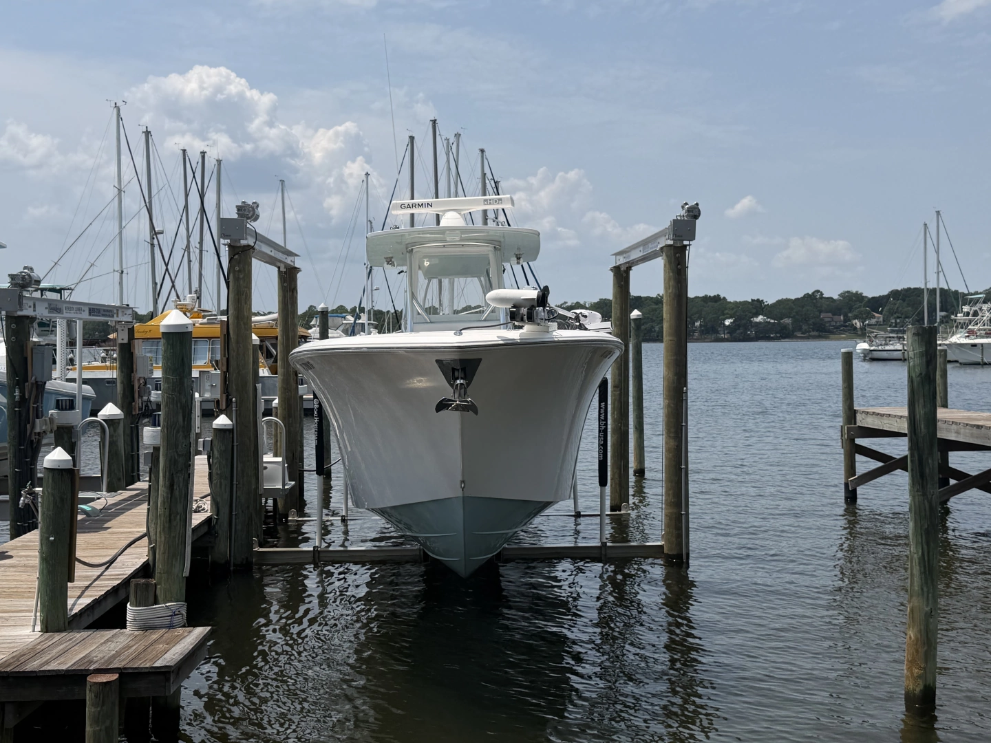 Front Runner 33 Yacht For Sale