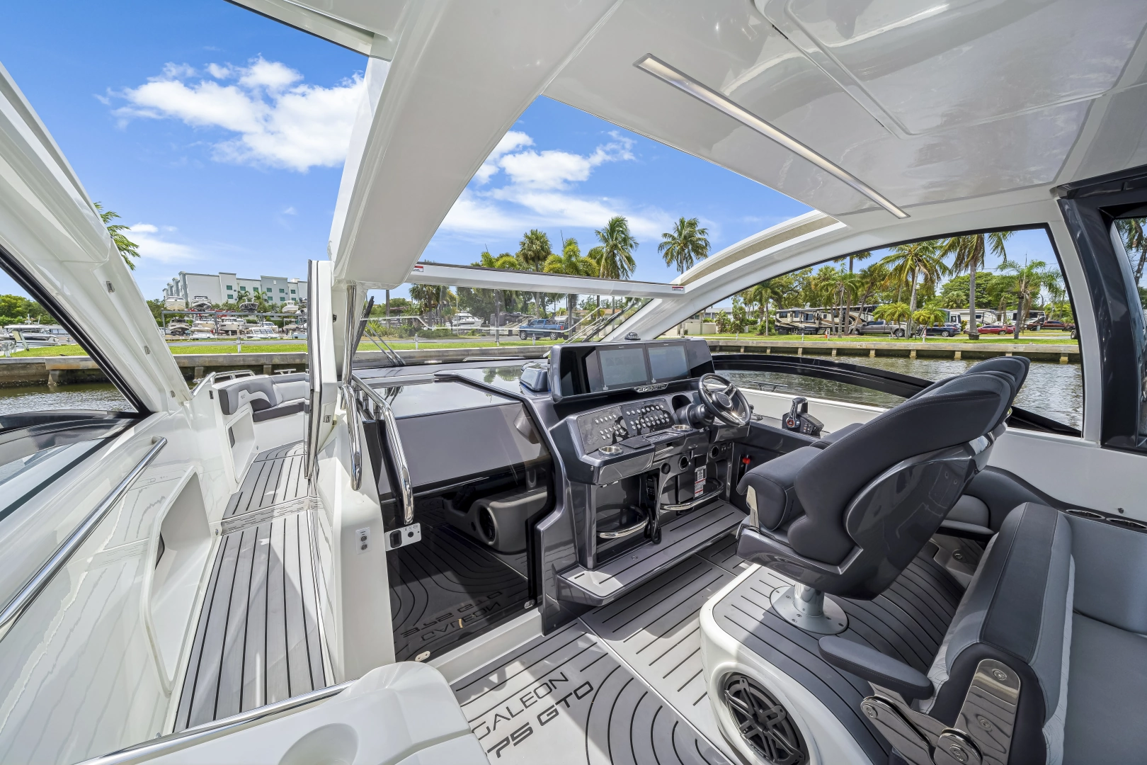 Galeon 375 GTO Yacht For Sale