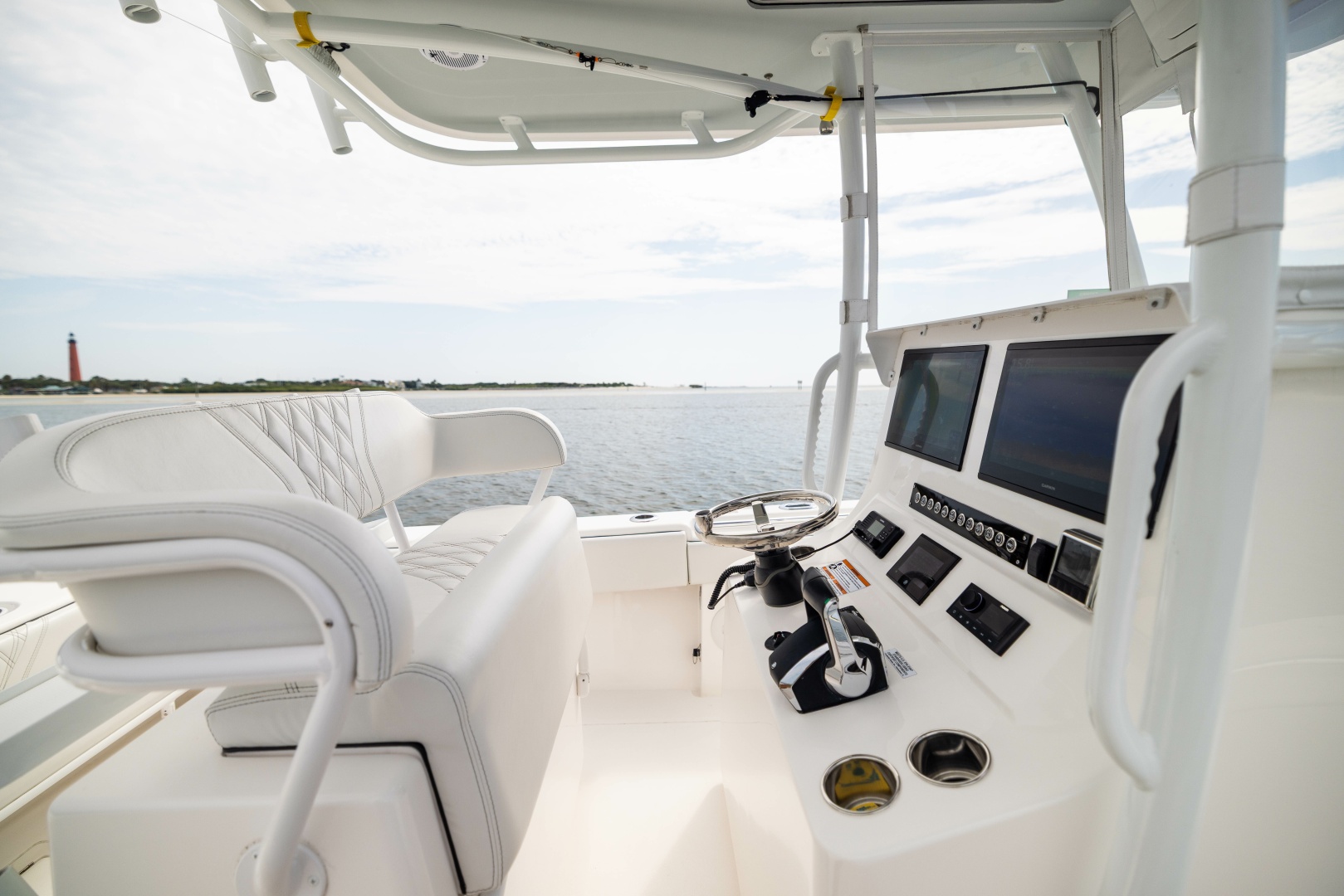 2024 Contender 28T