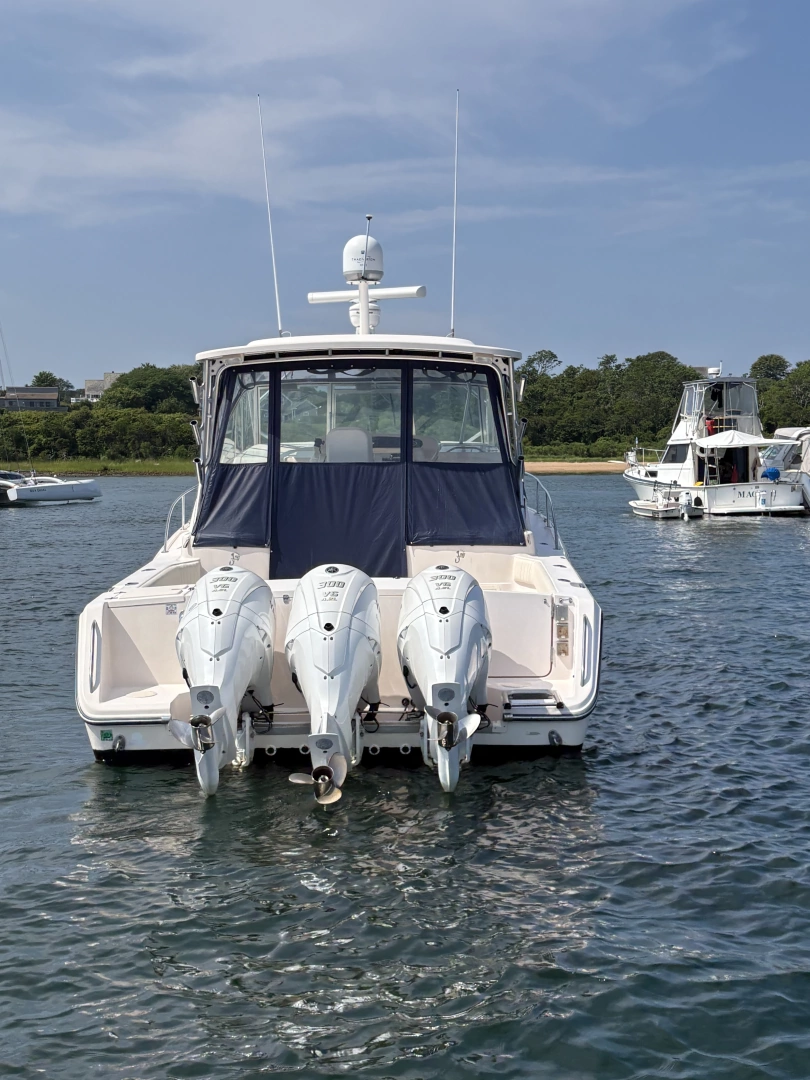 Grady-White 365 Express Yacht For Sale