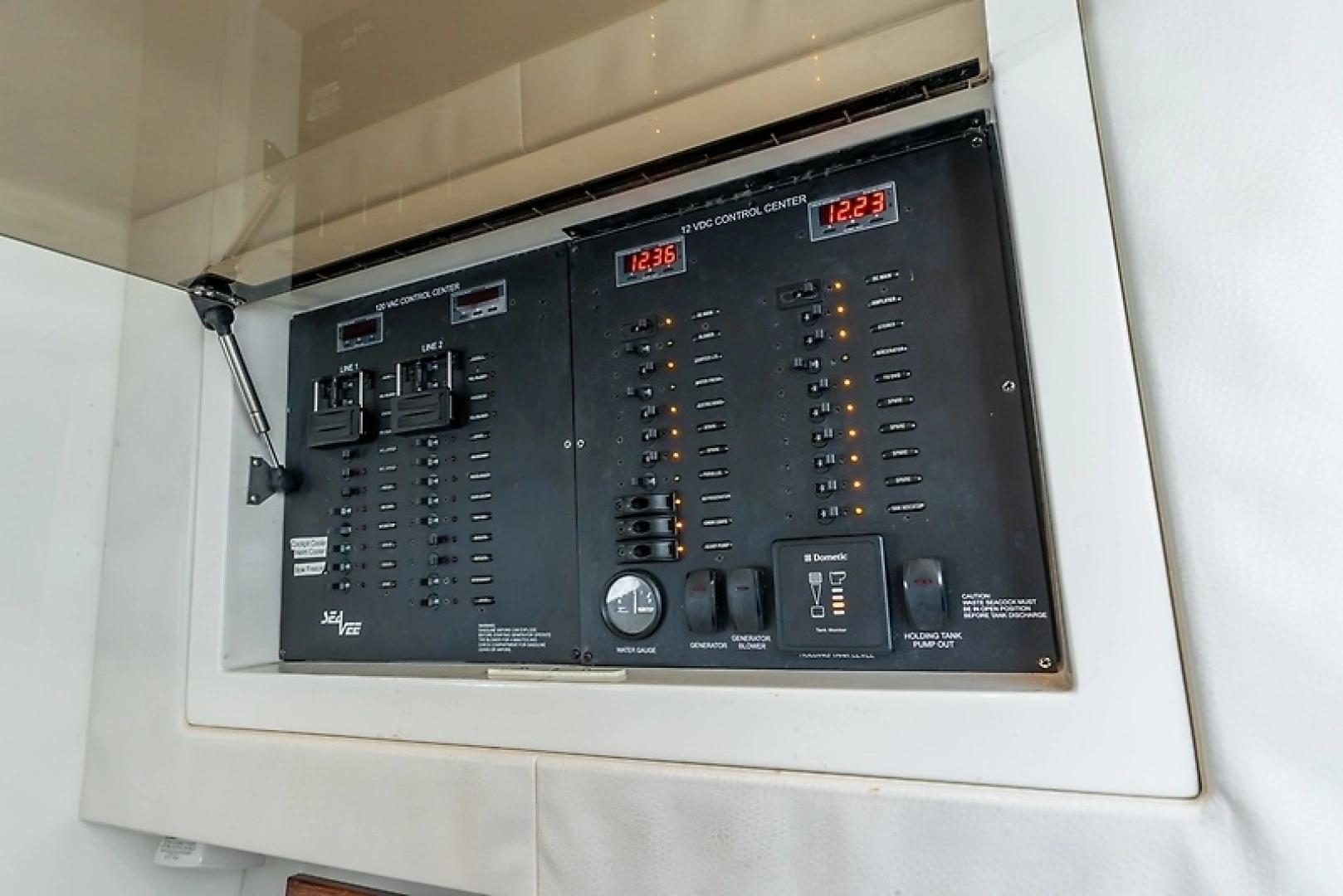 SeaVee 430 Fisharound Yacht For Sale