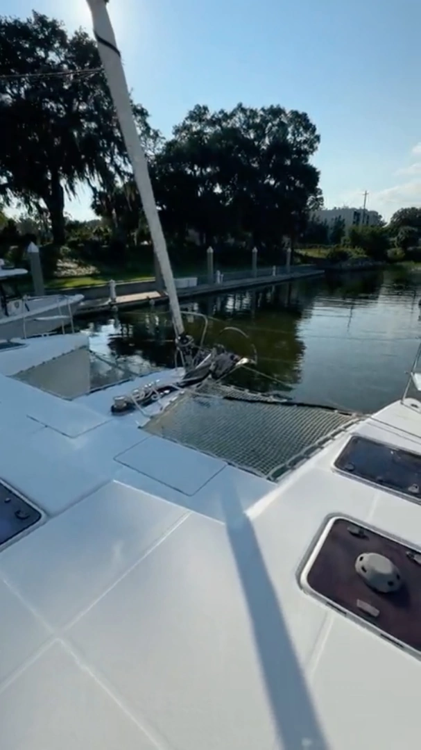 Lagoon 421 Yacht For Sale