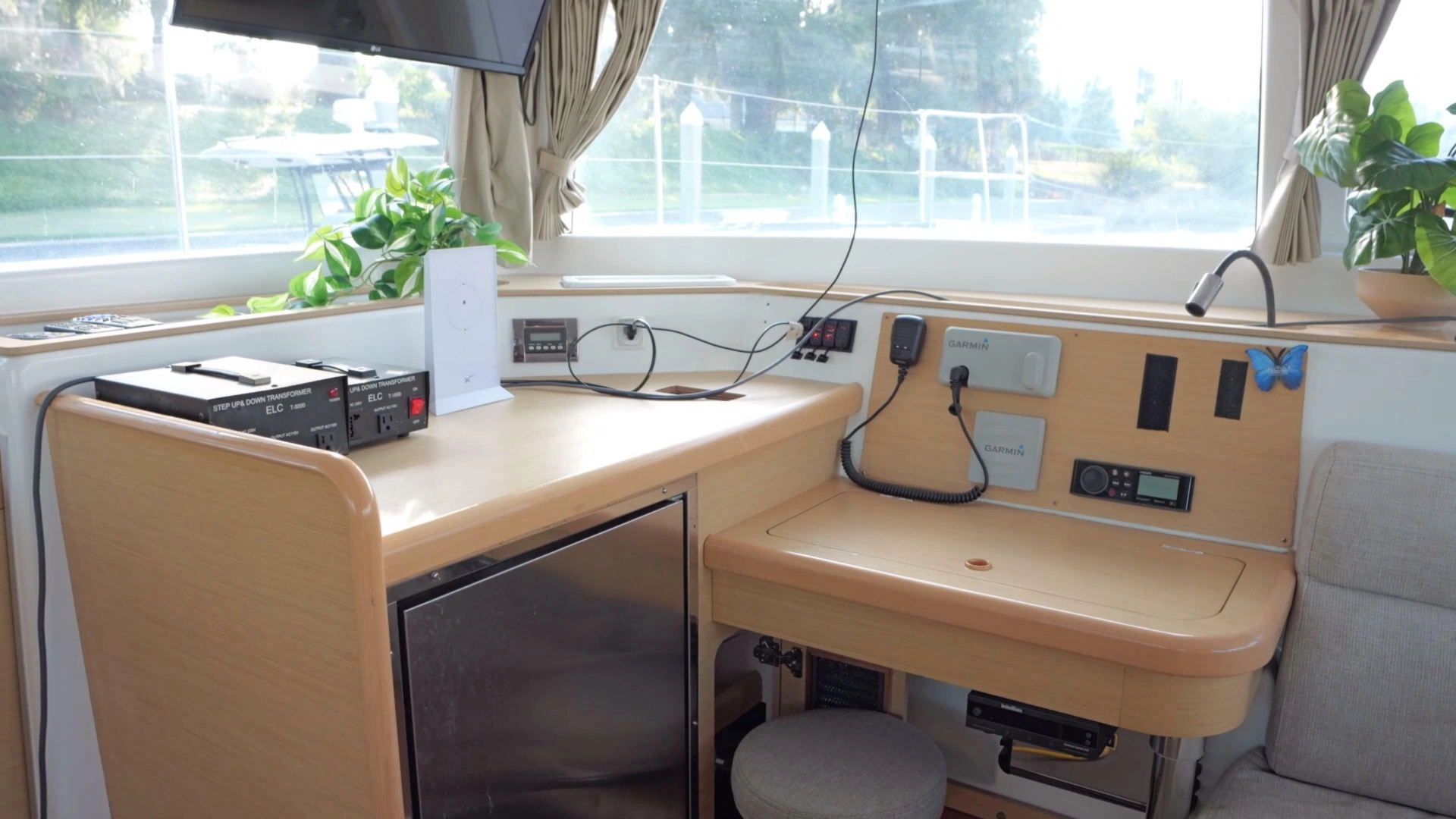 Lagoon 421 Yacht For Sale