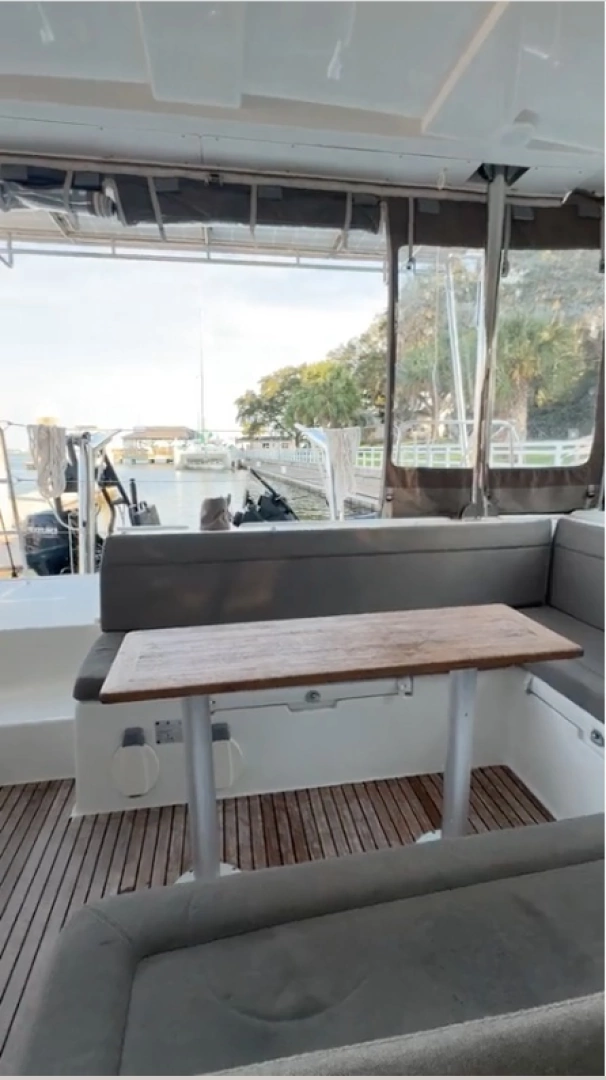 Lagoon 421 Yacht For Sale