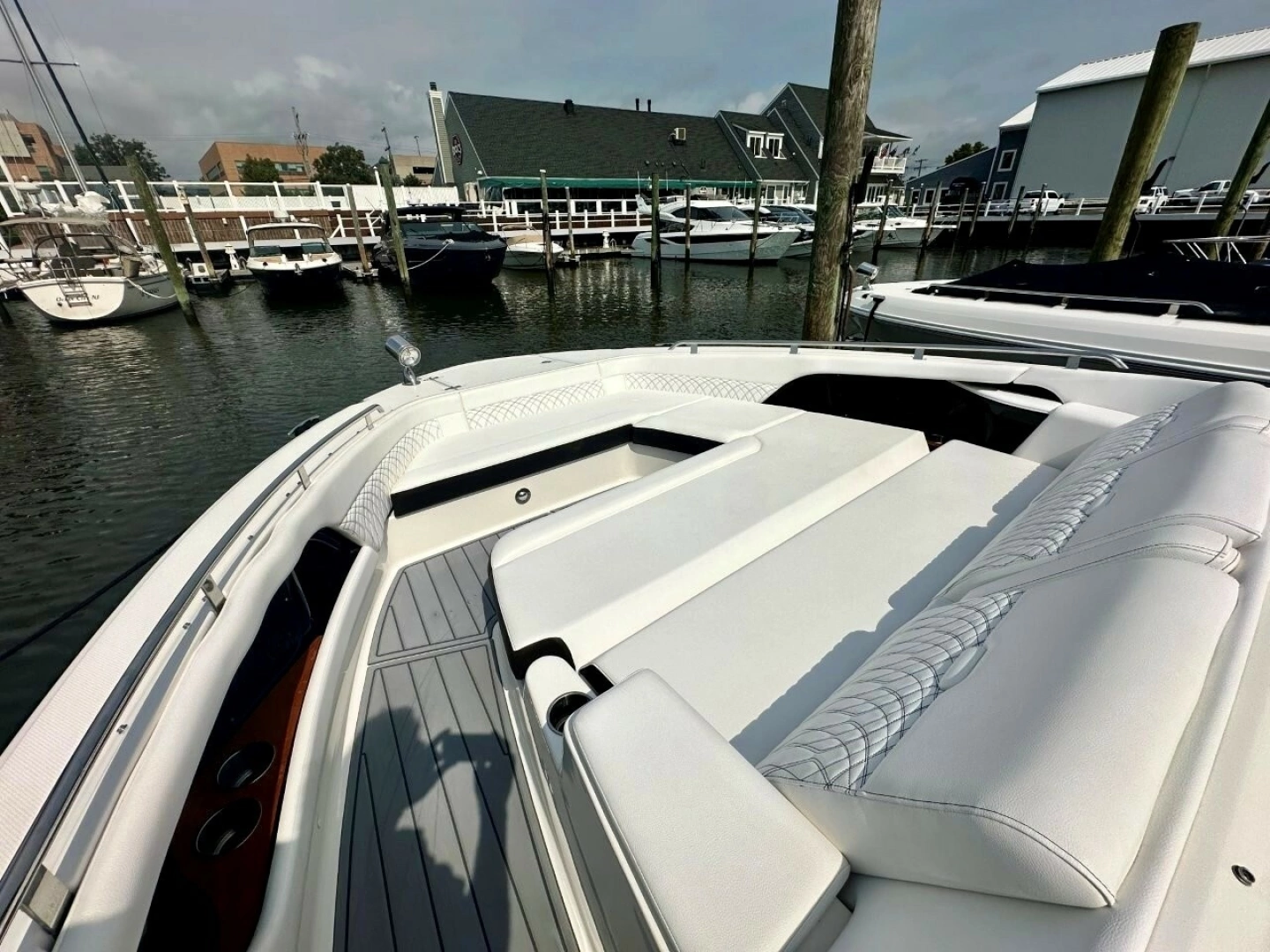 Sea Ray 37 Sundancer 370 OB Yacht For Sale