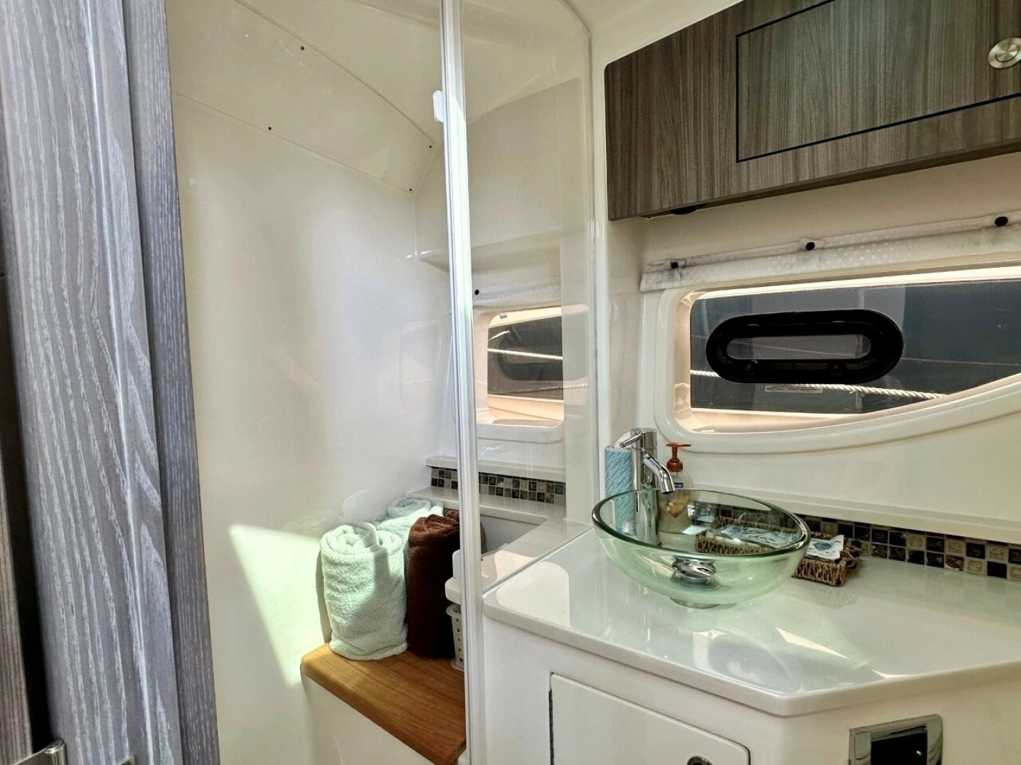 Sea Ray 37 Sundancer 370 OB Yacht For Sale