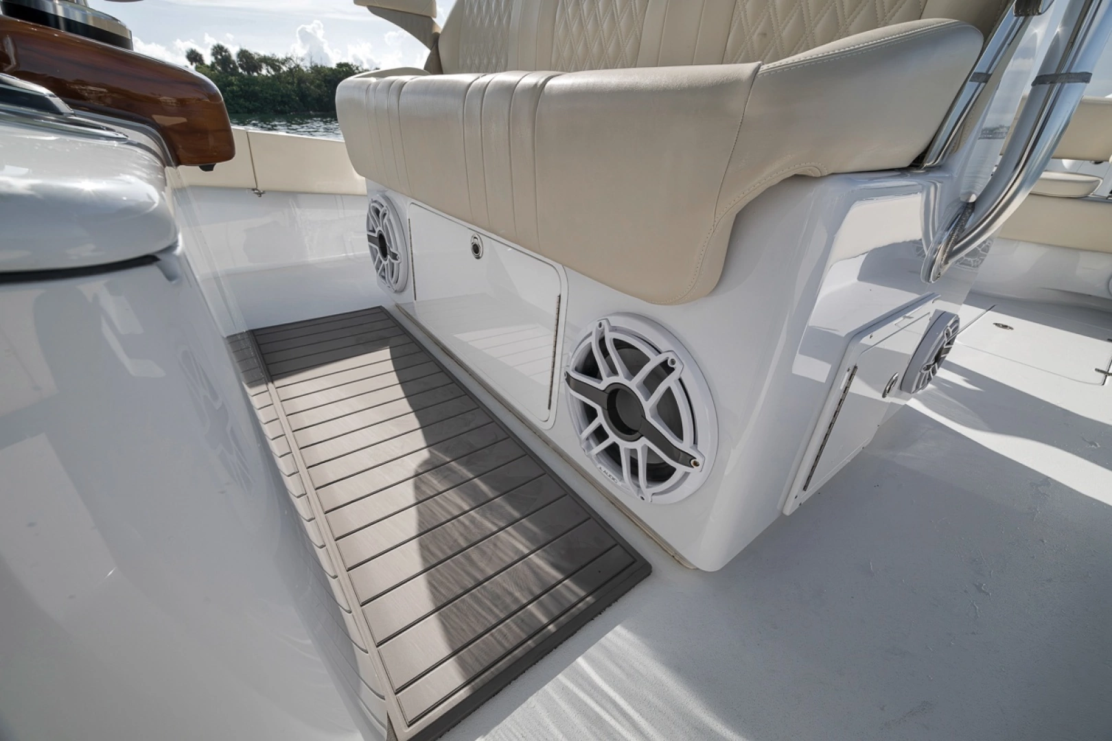 Conch 41 Yacht For Sale