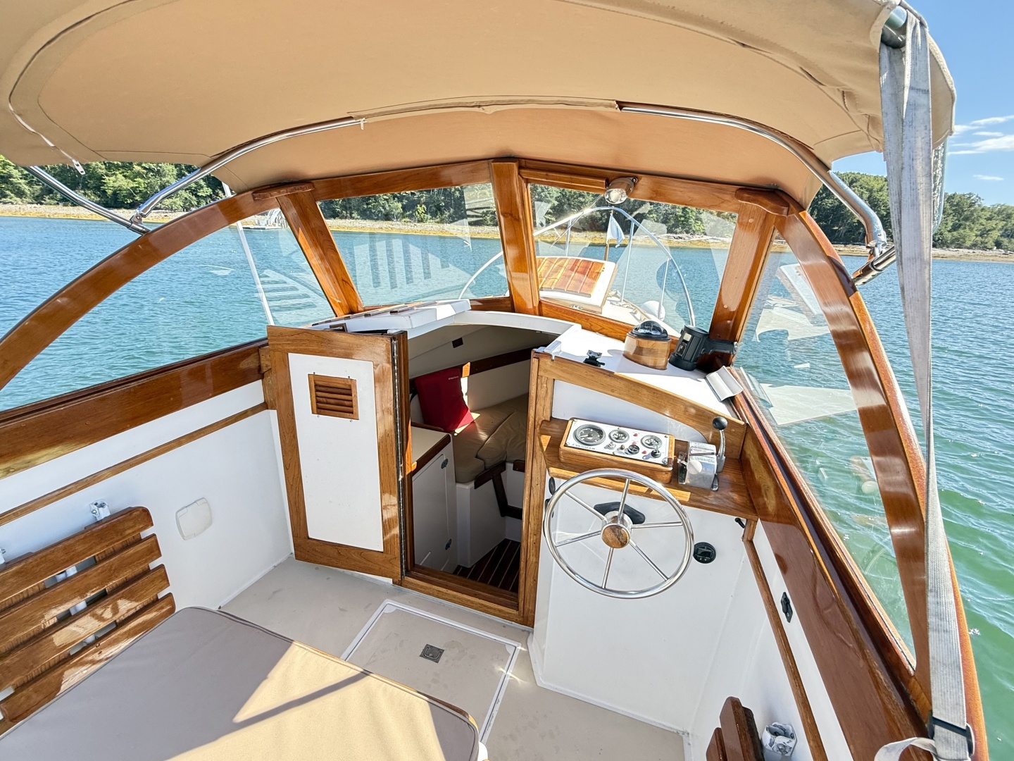 MARISOL 26ft Wasque Yacht For Sale
