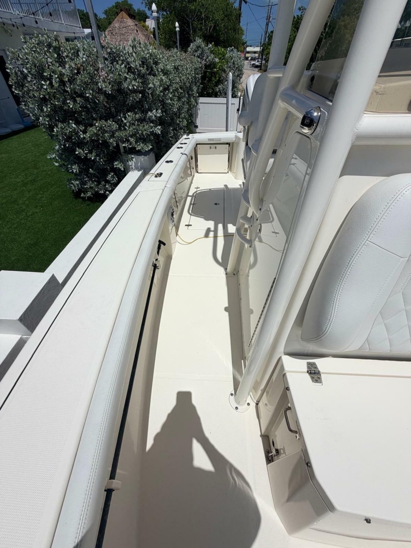 24ft Pathfinder Yacht For Sale