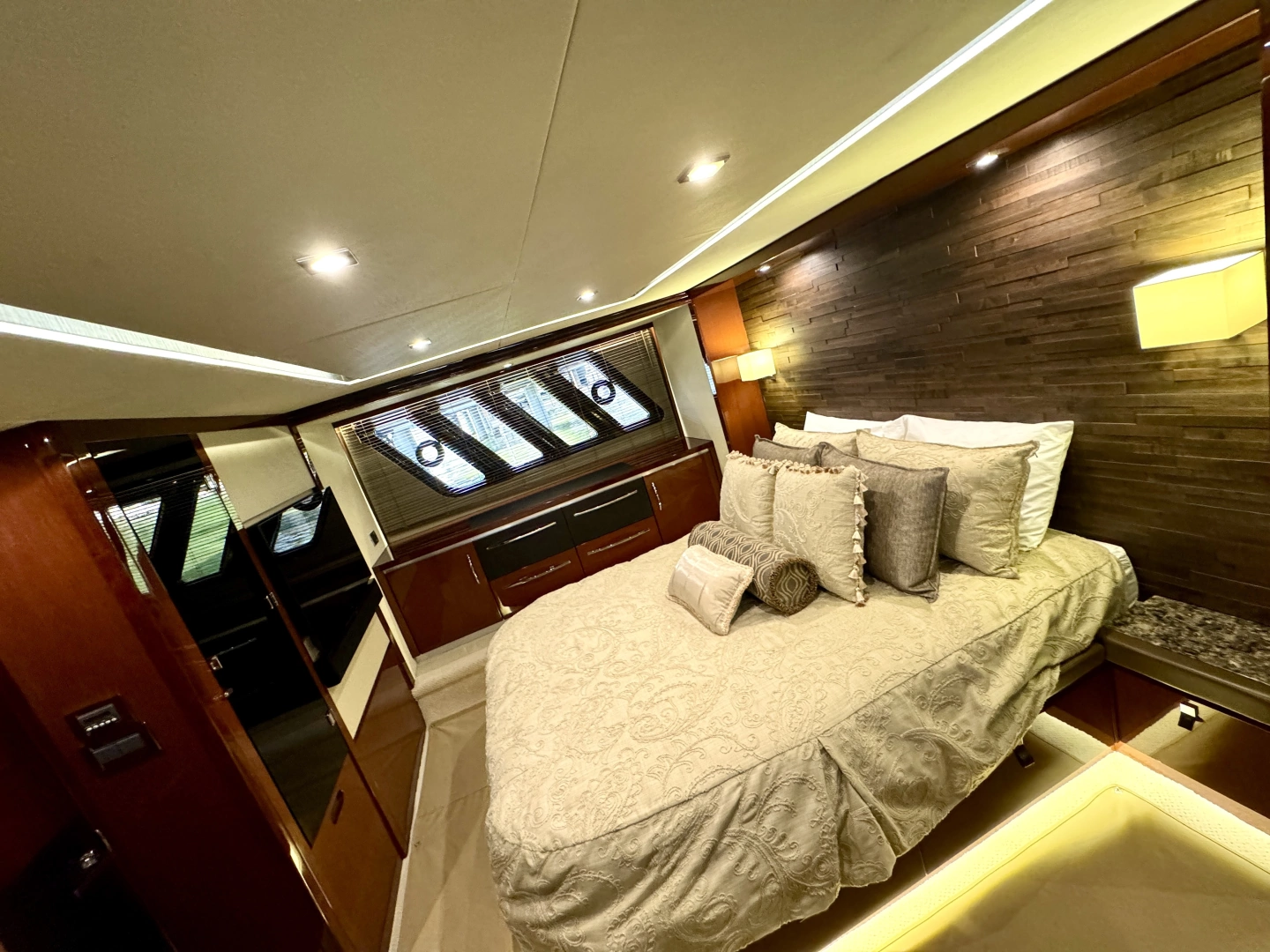 Sea Ray L650 Fly Yacht For Sale