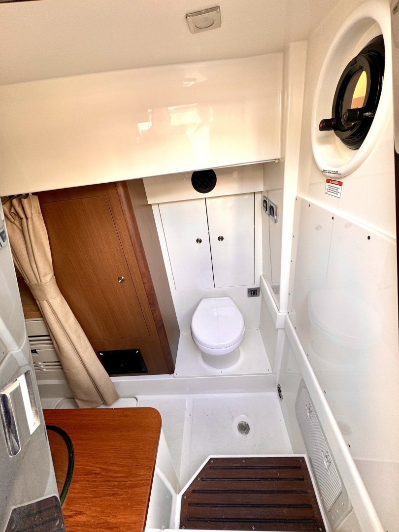 2017 Sea Ray L650 Fly