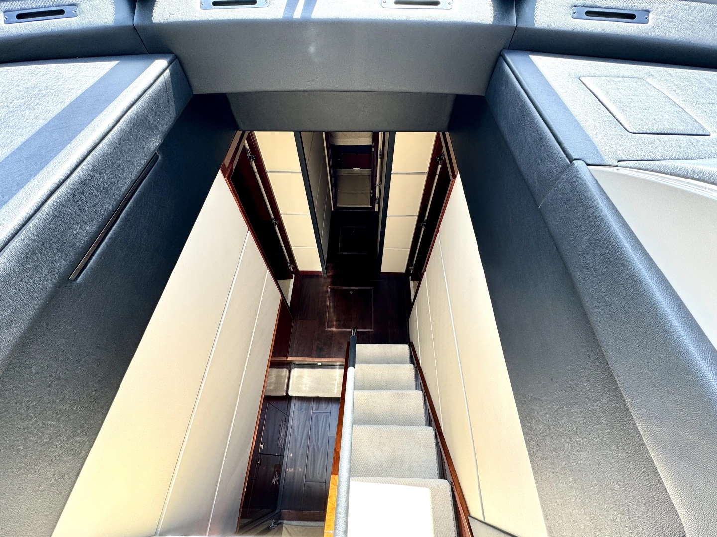 Sea Ray L650 Fly Yacht For Sale