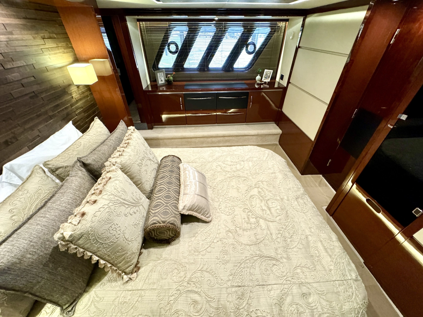 Sea Ray L650 Fly Yacht For Sale