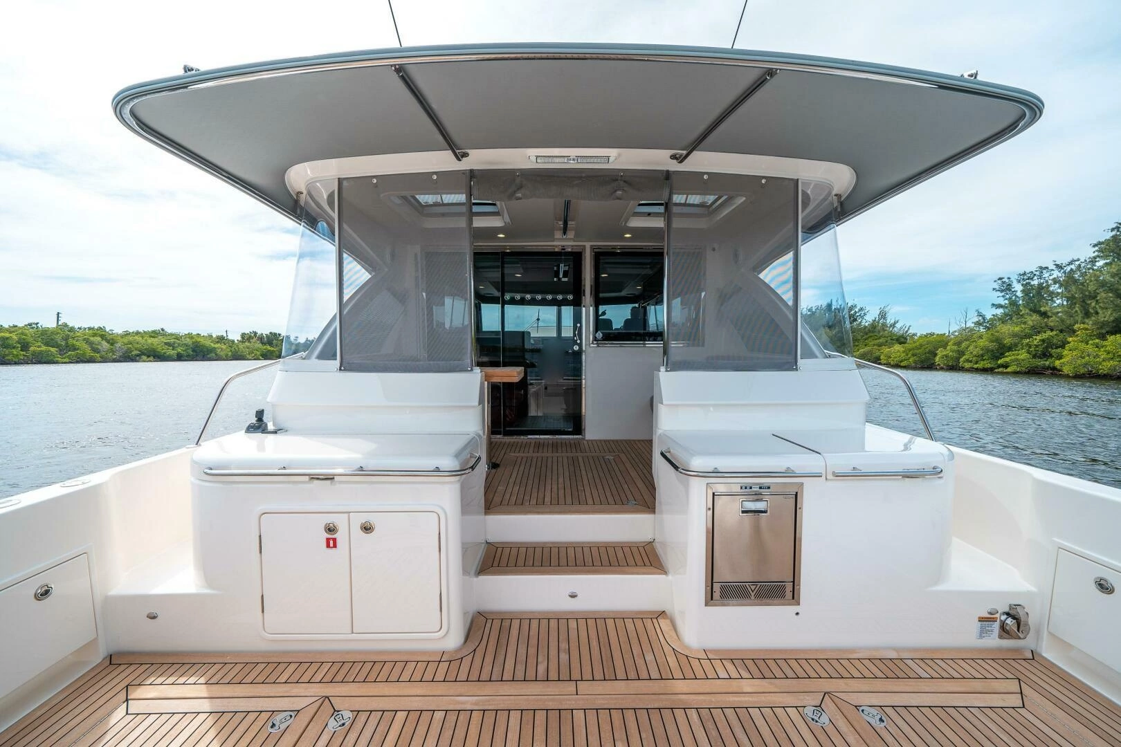 Riviera 465 SUV Yacht For Sale