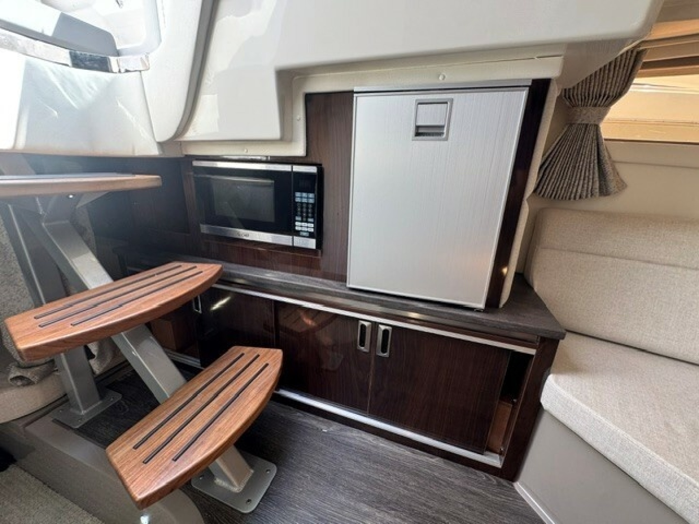 32ft Sea Ray Yacht For Sale