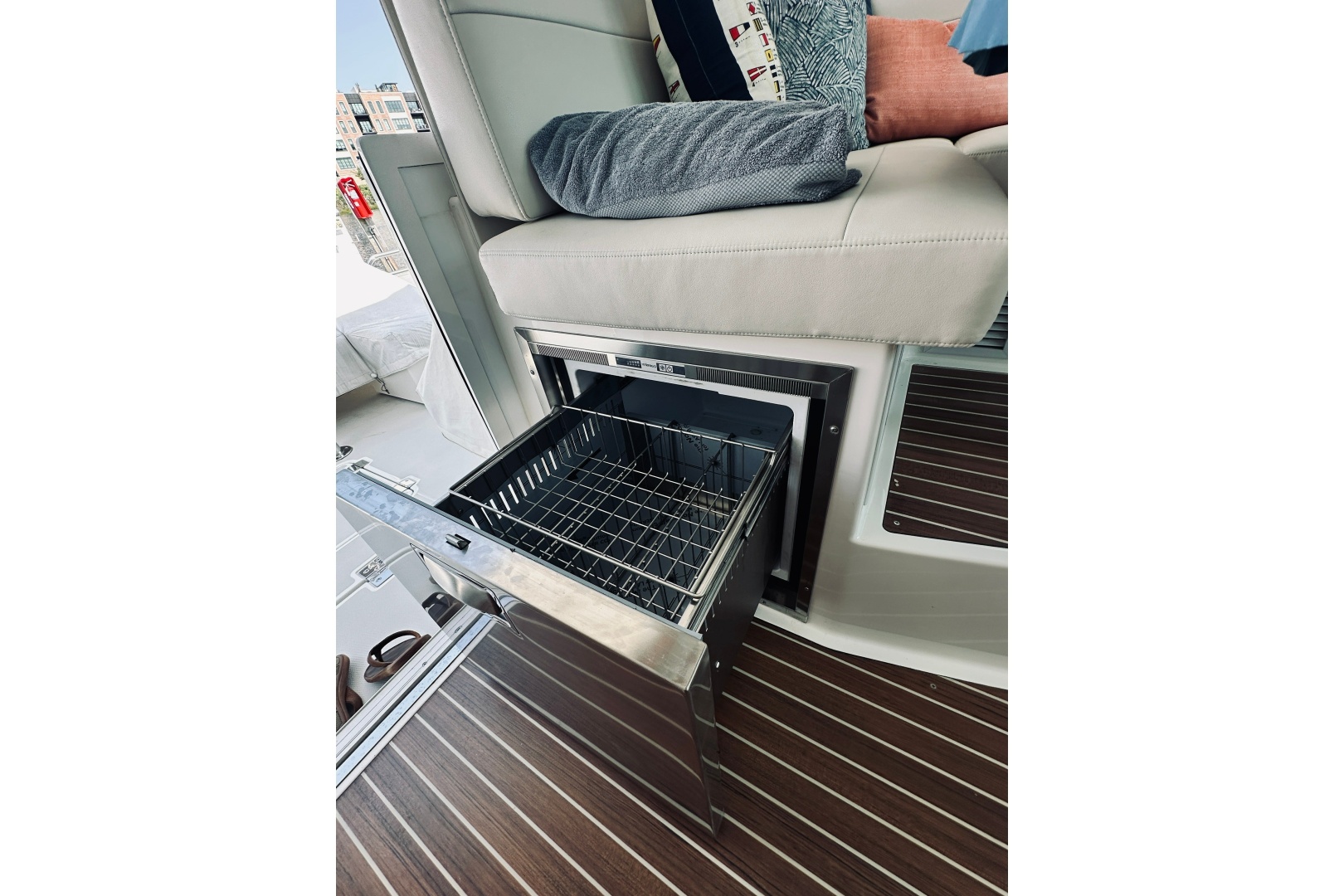 Sapphire 39ft Back Cove Yacht For Sale