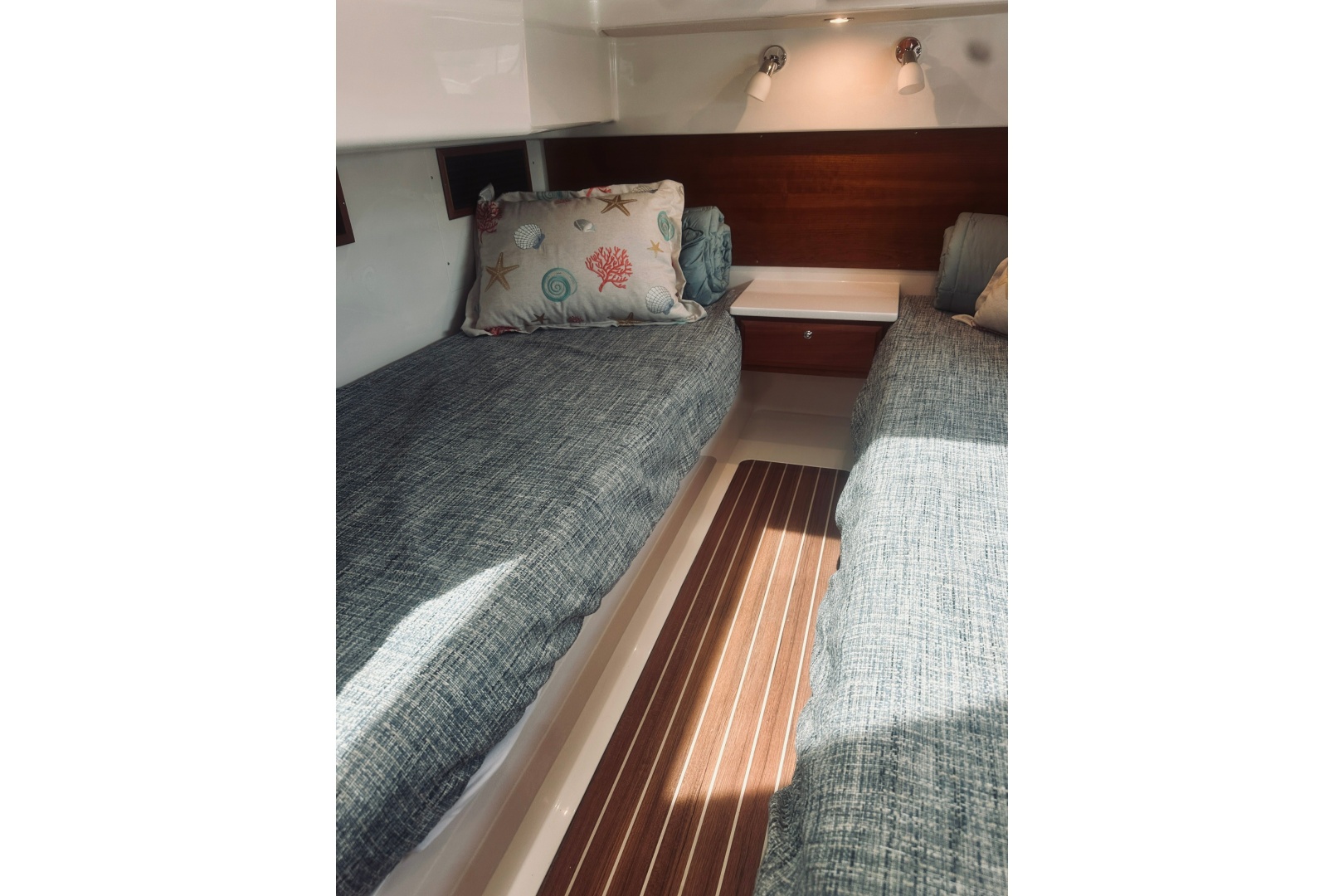Sapphire 39ft Back Cove Yacht For Sale