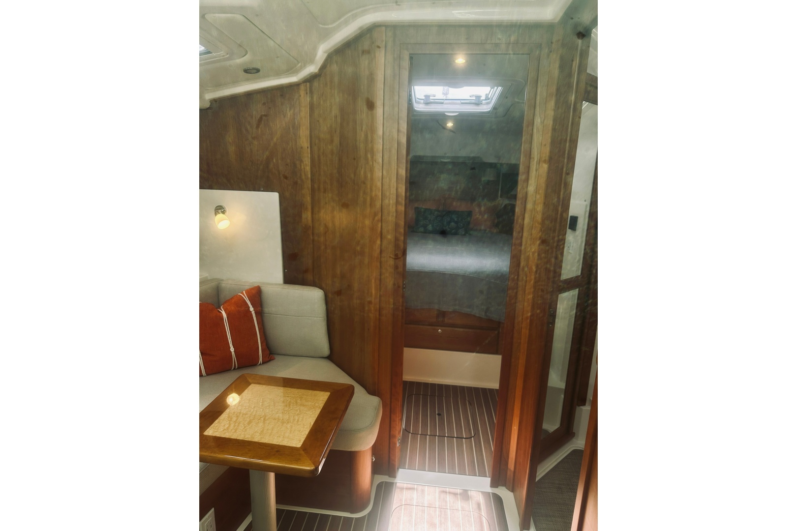 Sapphire 39ft Back Cove Yacht For Sale