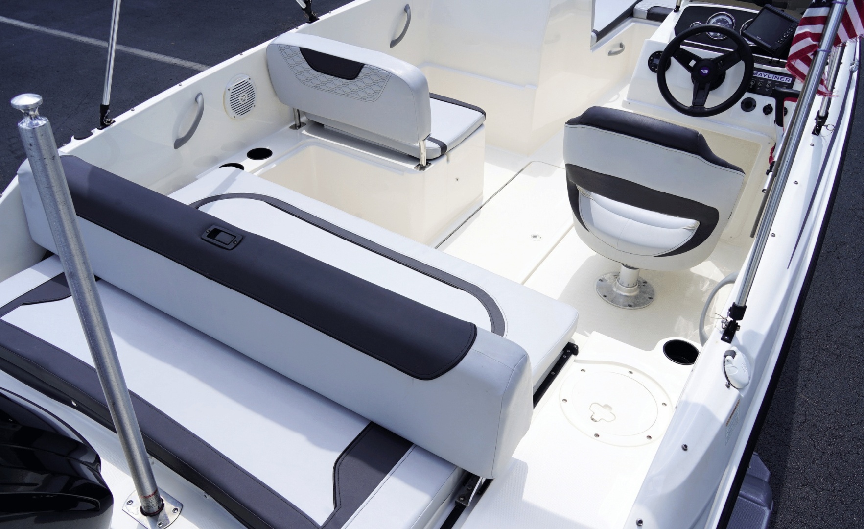 2024 Bayliner M19
