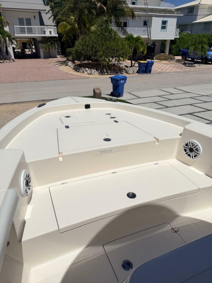 24ft Pathfinder Yacht For Sale