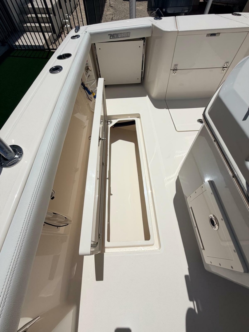 24ft Pathfinder Yacht For Sale