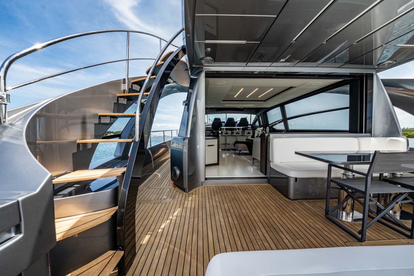 2019 Pershing 8X