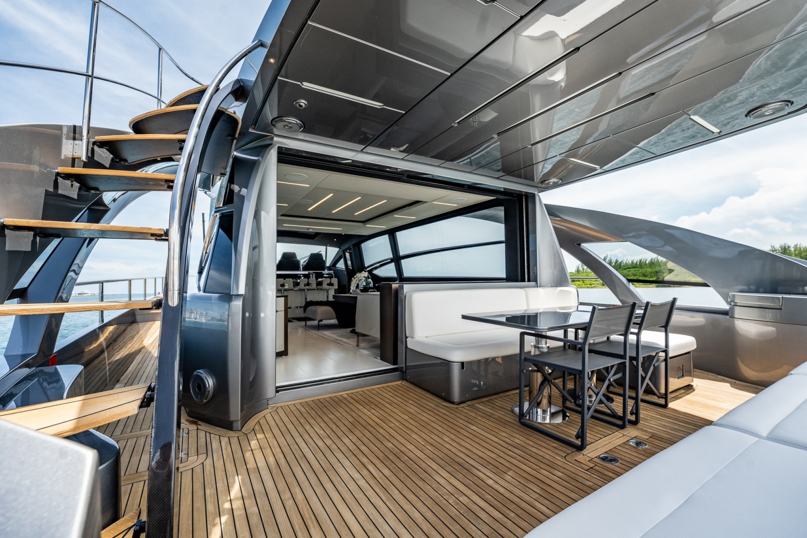 2019 Pershing 8X