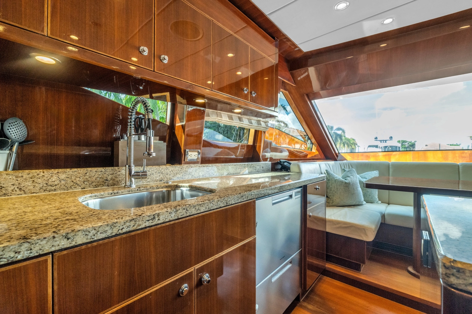 Hargrave Flybridge Yacht For Sale